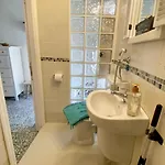 Nyaraló Dommo Asuletta *