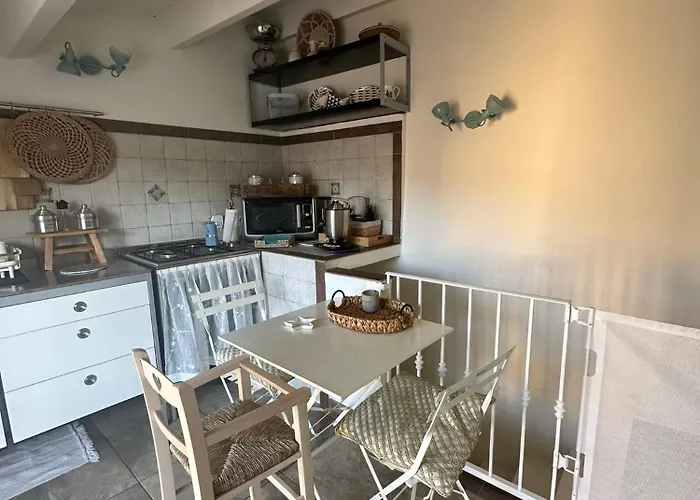 Nyaraló Dommo Asuletta