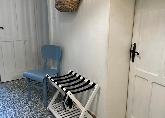 Dommo Asuletta Nyaraló *